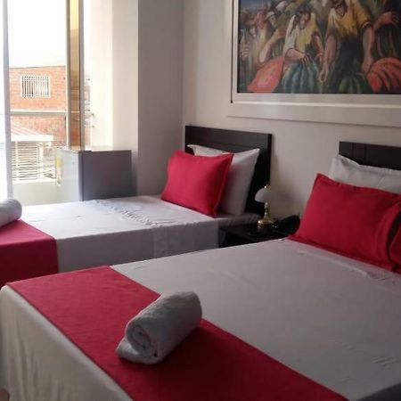 Hotel Giron Plaza Εξωτερικό φωτογραφία
