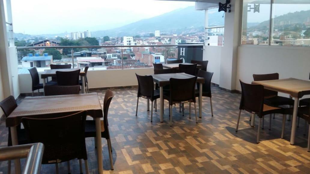 Hotel Giron Plaza Εξωτερικό φωτογραφία